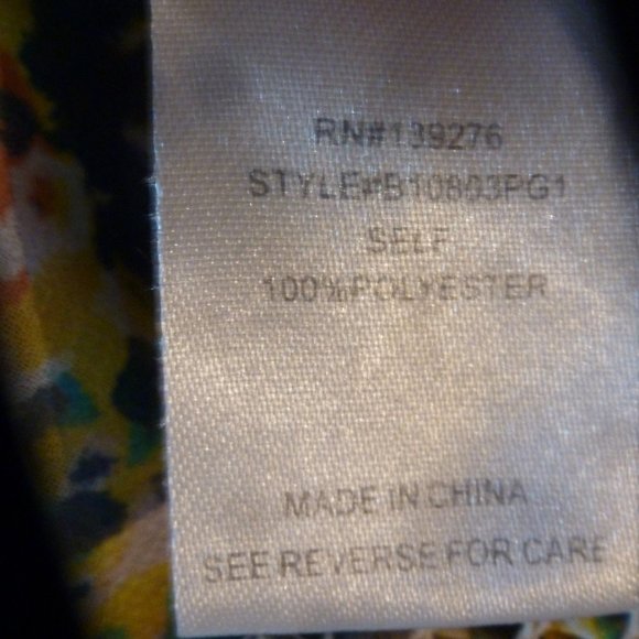 BLACK RAINN Cute Multicolored sheer flutter sleeve blouse/ top - Picture 6 of 7